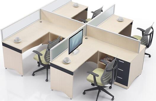 室空间,自身职务等限制导致大家的办公桌都不能按照自己的意愿摆放